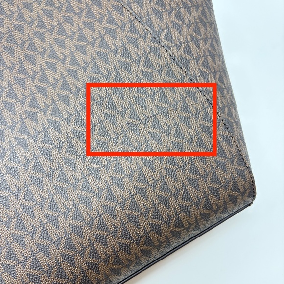 Michael Kors Large Signature Logo Shoulder Bag Brown - New with imperfections - Picture 9 of 10